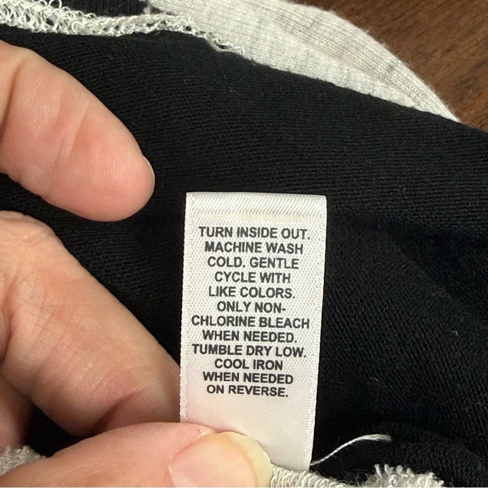 Cato Cream Black Graphic Top XL Paris City Print Rhinestone Long Sleeve - Picture 11 of 12